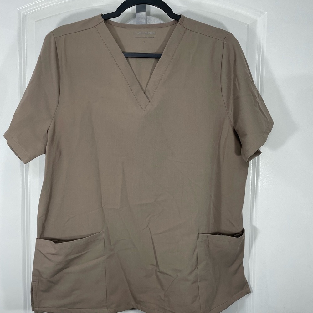 Womens Mandala Tan V-Neck Scrub Top Size Large CB-115